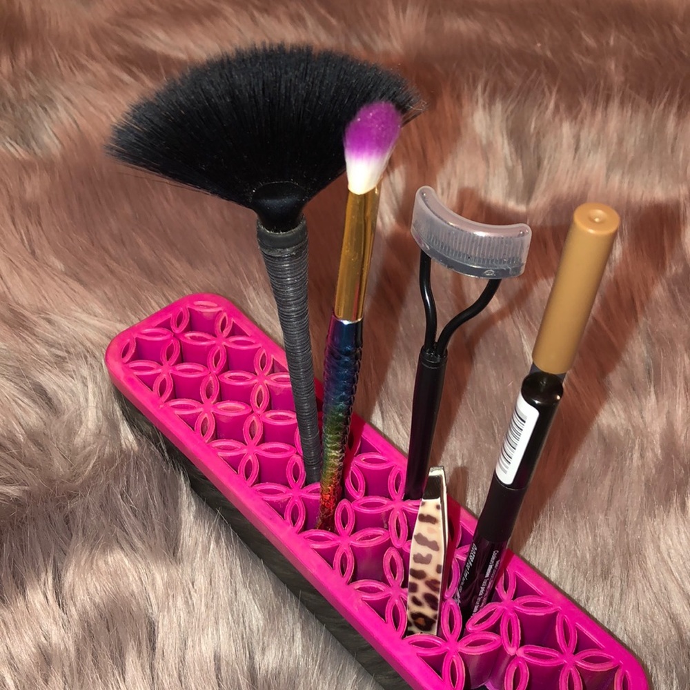 Makeup brush holder - Picture 3 of 3
